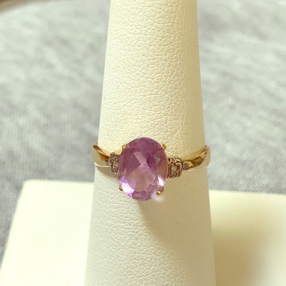 Natural Amethyst Ring crafted in Solid 14K Gold